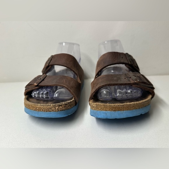 Birkenstock Arizona Sandals US 7 EU 38 Brown Oiled Leather Two Strap Blue Sole - Picture 5 of 11